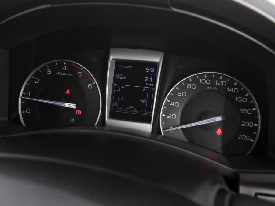  Isuzu D-Max Double Cab 2012 года  (фото 17 из 25)